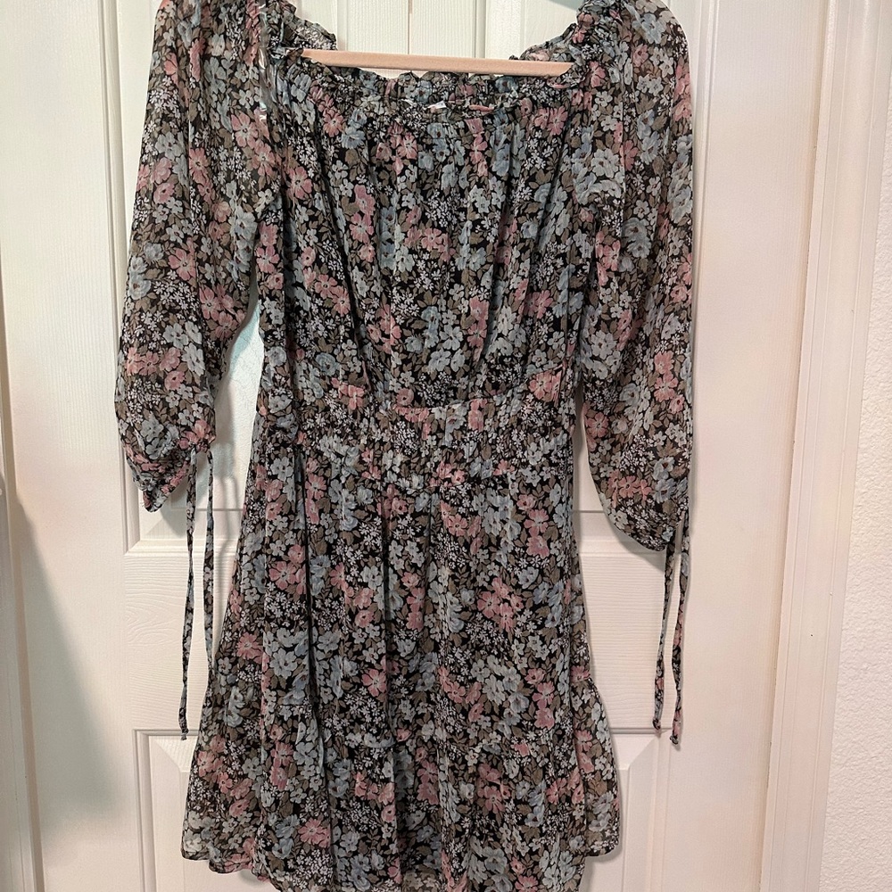 American Eagle Floral dress with sheer puff sleeves